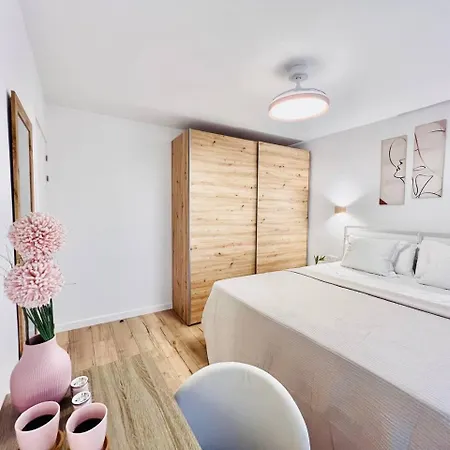 Holabrisas أذيخي