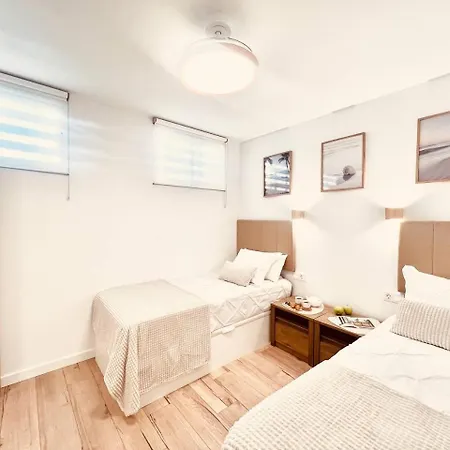 Holabrisas * أذيخي